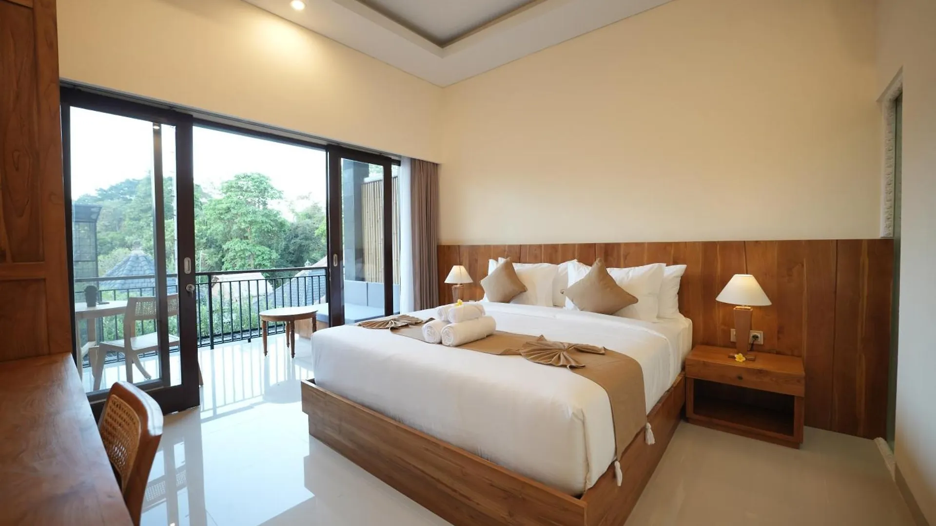 Winaka Ubud 0*,