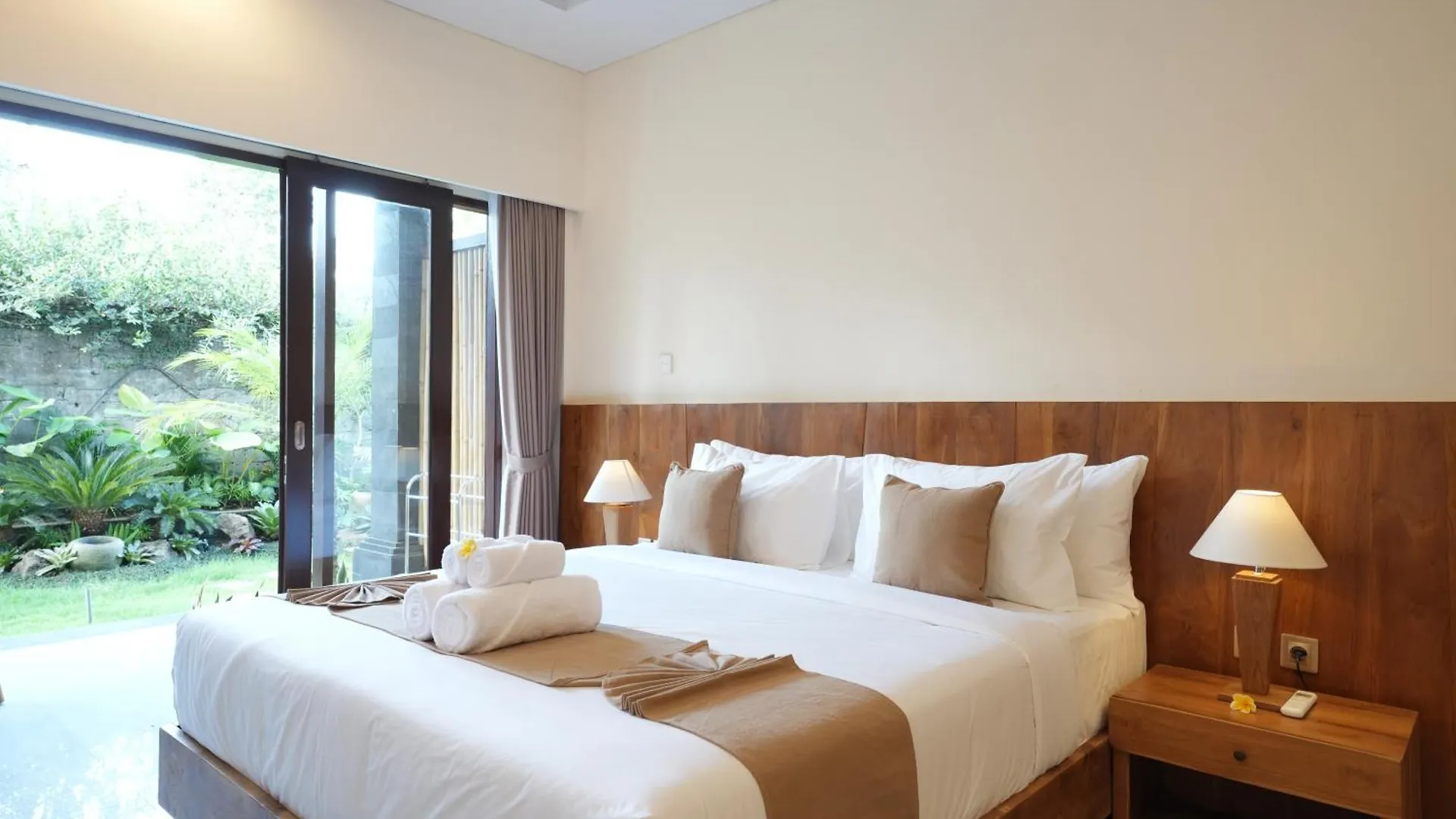 Winaka Ubud 0*,